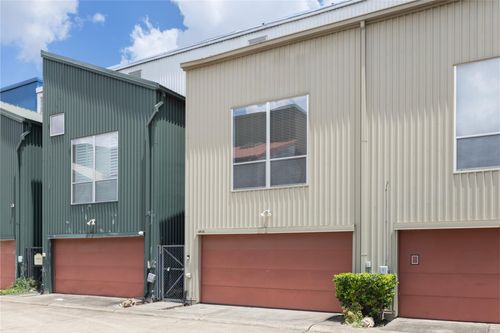 6935 Yellowstone Way Dr, Houston, TX, 77054-2532 | Card Image