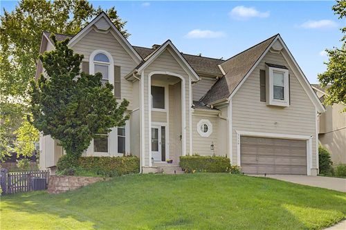 7228 Widmer Rd, Shawnee, KS, 66216-3748 | Card Image