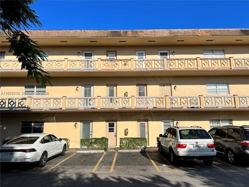 403-3530 Nw 52nd Ave, Lauderdale Lakes, FL, 33319-6542 | Card Image