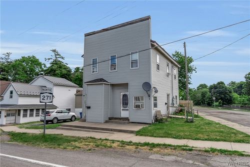 2 N Main St, Middleport, NY, 14105-1006 | Card Image