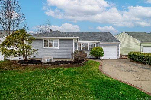 485 Farmranch Rd W, Bethpage, NY, 11714-4014 | Card Image