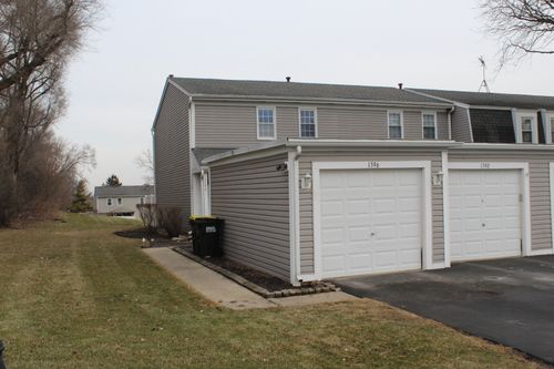 1396 Carriage Way, Roselle, IL, 60172-2603 | Card Image
