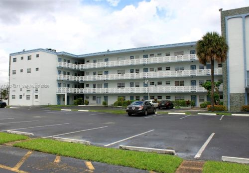 304-4090 Nw 42nd Ave, Lauderdale Lakes, FL, 33319-4880 | Card Image