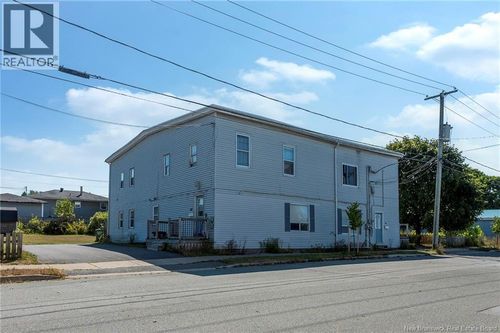 84 Rodney St, Saint John, NB, E2M1X1 | Card Image