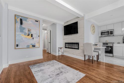 10m-101 Lafayette Ave, Brooklyn, NY, 11217-1642 | Card Image