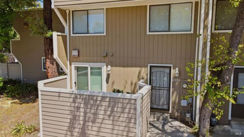 2151 W Steele Ln, Santa Rosa, CA, 95403-3475 | Card Image