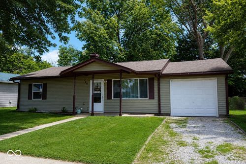 26 Center Dr, Crawfordsville, IN, 47933-3728 | Card Image
