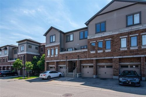 h-3-70 Willowrun Dr, Kitchener, ON, N2A0J3 | Card Image