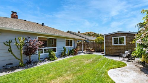 40 Staghound Psge, Corte Madera, CA, 94925-1825 | Card Image