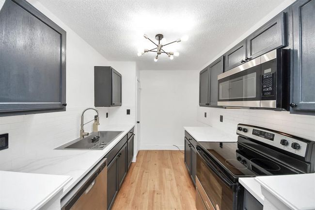 Updated and vibrant kitchen | Image 14