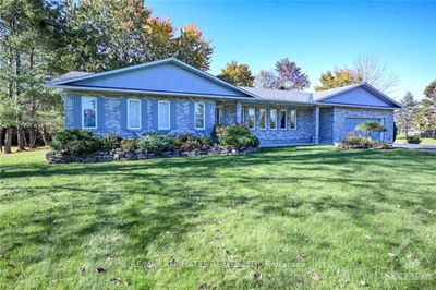 2 Maple Ridge Lane, House other with 3 bedrooms, 3 bathrooms and 6 parking in Smiths Falls ON | Image 2