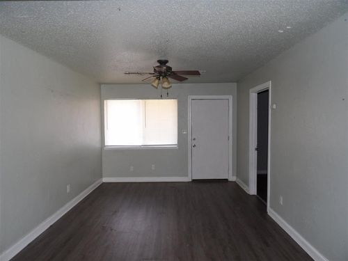 624 N Dillon Ave, Moore, OK, 73160-3715 | Card Image