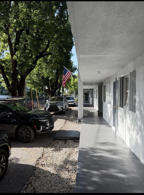 apt-201-1111 Nw 19th Ave, Miami, FL, 33125-2744 | Card Image