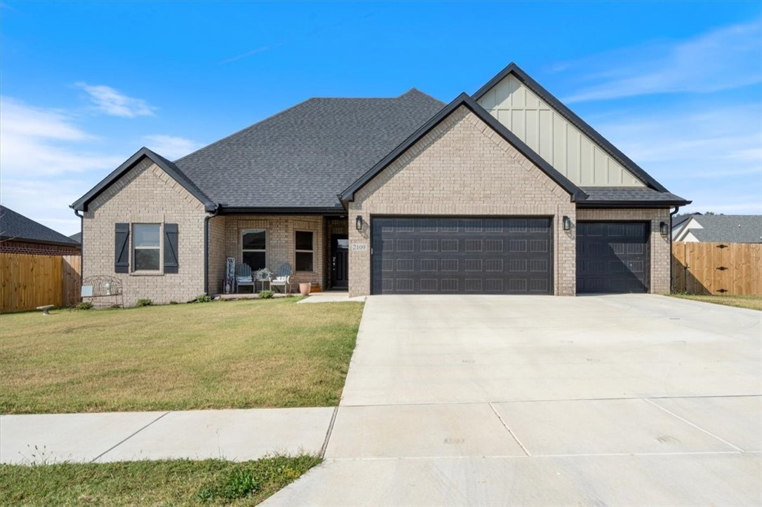 Dobbs St, Pea Ridge, AR 72751