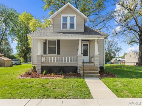 210 E Laurel St, Millstadt, IL, 62260-1512 | Card Image