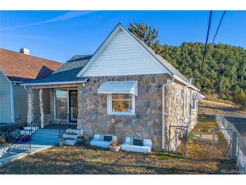 1 Hough Ln, Trinidad, CO, 81082-3303 | Card Image