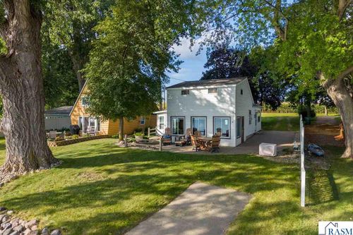 7014 Laura Ln, Saint Peter, MN, 56082-9436 | Card Image