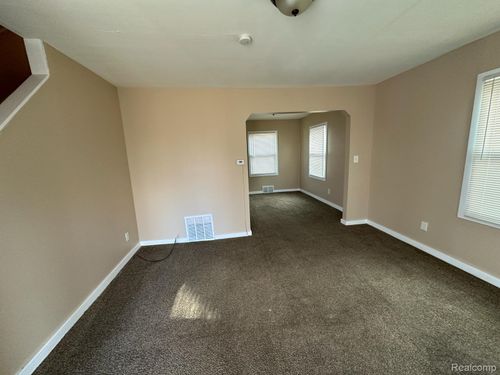 8878 Evergreen Ave, Detroit, MI, 48228-2961 | Card Image