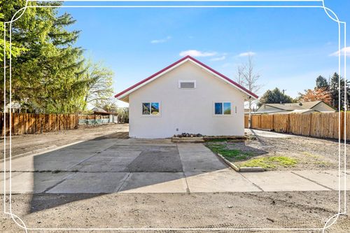 1226 Washington St, Gooding, ID, 83330-1852 | Card Image