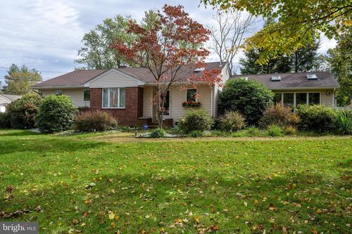 15 Bedle St, BELLE MEAD, NJ, 08502-3903 | Card Image