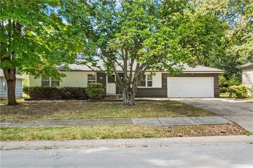 10104 Cambridge Ave, Kansas City, MO, 64134-1543 | Card Image