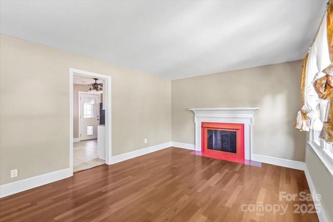 Living Room | Image 4