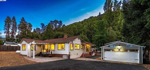 30063 Palomares Rd, Castro Valley, CA, 94552-9636 | Card Image