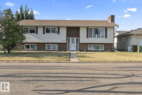 {{alt}} | Card Image