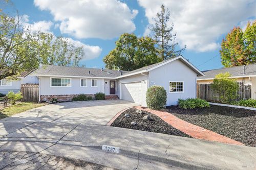 1237 Kodiak Court, Santa Rosa, CA, 95405 | Card Image