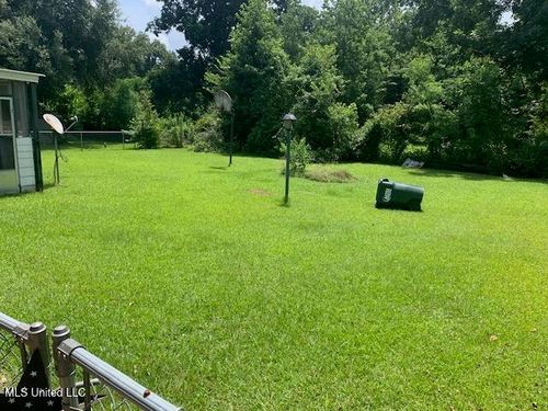 17 Anderson Dr, Natchez, MS, 39120-8834 | Card Image