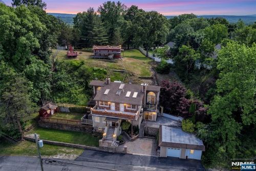 27 Joan St, Wayne, NJ, 07470-4166 | Card Image