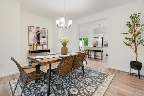 60-75 Hudson Cir, Marlboro, NY, 12542-6194 | Card Image