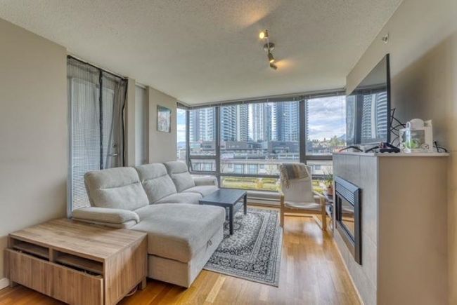 602 - 4178 Dawson Street, Condo with 2 bedrooms, 2 bathrooms and 2 parking in Burnaby BC | Image 4