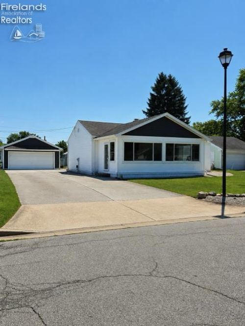 4157 Fox Ave, Clyde, OH, 43410-2025 | Card Image