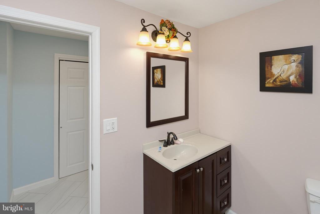 Residential in HUNTINGDON VALLEY 4