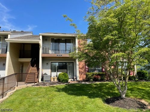 32 Baldwin Ct, Basking Ridge, NJ, 07920-3092 | Card Image