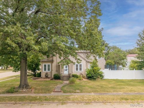 202 College St, Sikeston, MO, 63801-2044 | Card Image