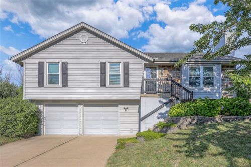 1104 Ne Green Street, Lee's Summit, MO, 64086 | Card Image