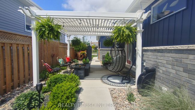 74 Lanz Blvd, House attached with 3 bedrooms, 3 bathrooms and 4 parking in Blenheim ON | Image 6