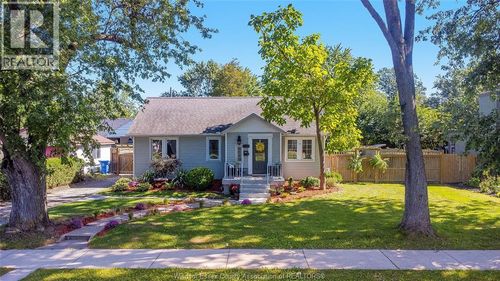 2484 Westminster Blvd, Windsor, ON, N8T1Y1 | Card Image