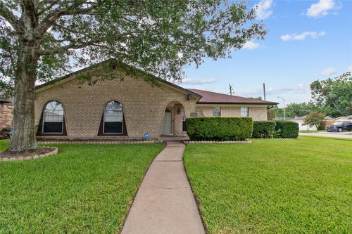 4402 Seneca St, Pasadena, TX, 77504-3513 | Card Image