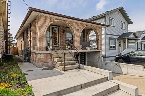 lower-79 Delena Ave N, Hamilton, ON, L8H6B6 | Card Image