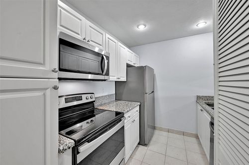 8-j-906 Twin Lakes Dr, Coral Springs, FL, 33071-5317 | Card Image