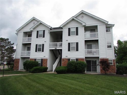 a-16538 Victoria Crossing Dr, Grover, MO, 63040-1483 | Card Image