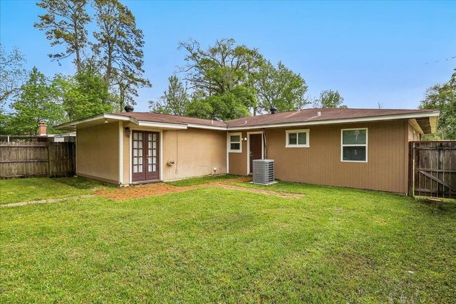 1945 N 23 Rd St, House other with 3 bedrooms, 2 bathrooms and null parking in Beaumont TX | Image 32