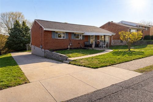 1110 Portsmouth Dr, McKeesport, PA, 15133-3708 | Card Image