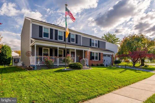 411 Danbury Dr, Lititz, PA, 17543-8740 | Card Image