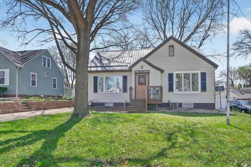 108 Carolina Ave, Waterloo, IA, 50701-4102 | Card Image