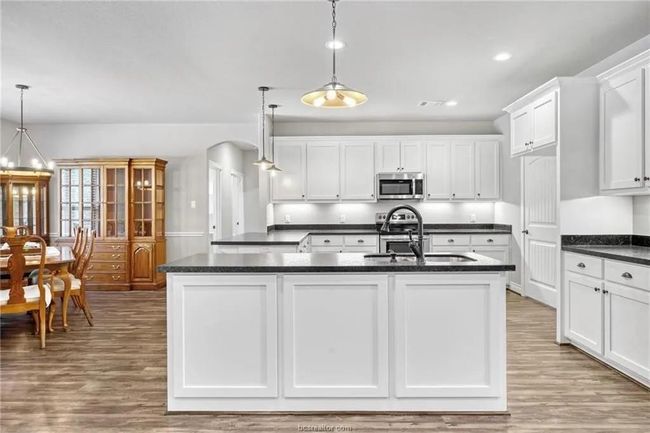 Kitchen | Image 9