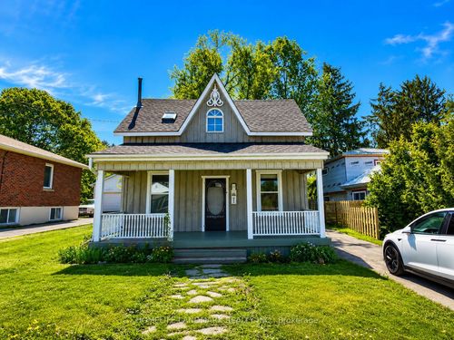 111 Penetang St, Barrie, ON, L4M1V7 | Card Image